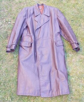 Starý, vojenský, kožený moto kabát.