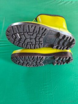 Prodám dětské holínky