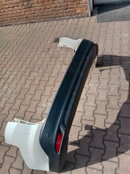 Zadní nárazník z ford focus III kombi