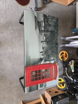 Skleněný konferenční stůl