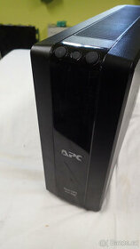 Záložní zdroj APC Back-UPS Pro 900
