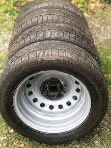 4x zimní pneu s disky 215/55 R16 na VW Sharan, Ford Galaxy