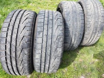 Sada zanovnich pneu Pirelli 225/50/17 runflat