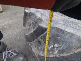 Traktorová pneumatika cvičení, pískoviště