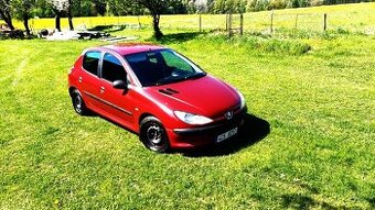 peugeot 206 ve velmi krasnem stavu