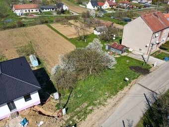 Stavební pozemek v Lovčicích 1244m2 - 1
