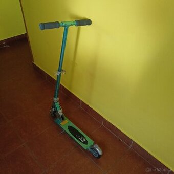 Dětská skládací koloběžka