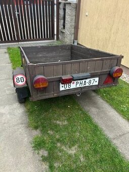 Přívěsný vozík za auto