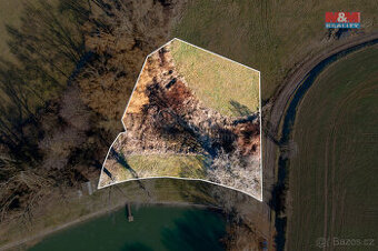 Prodej pozemku, 1679 m², Podluhy