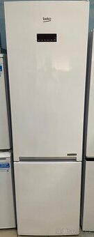 Nepoužitá lednice Beko RCNA406E60WN