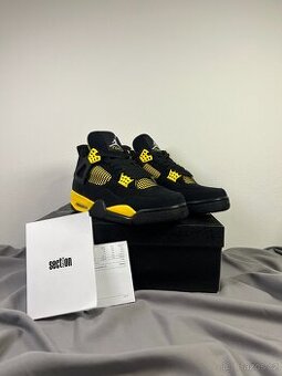 Air Jordan 4 Thunder
