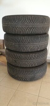 235/60R18