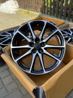 ORIGINÁL Alu Toyota Yaris XP210 R18, 5x100 - ZÁNOVNÍ