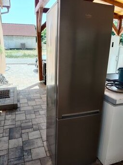 Lednice s mrazakem Beko