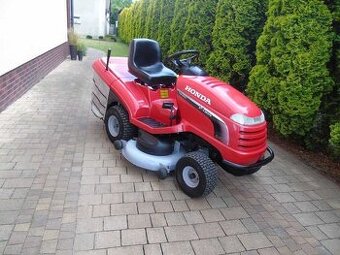 Zahradní traktůrek Honda 2620