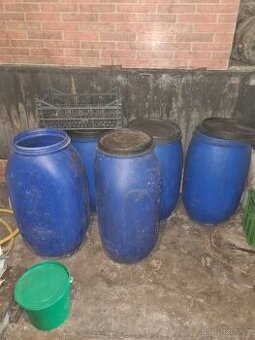 Plastova nadoba 200l - 1