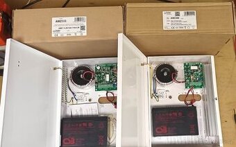 3x Zálohované napájecí zdroje + baterie