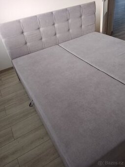 Manželská čalouněná postel