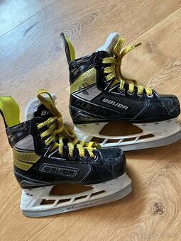 Prodám dětské hokejové brusle Bauer Supreme 3S (Y11)