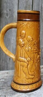 🍺 Krásný starý pivní korbel s motivem hospody a kuželek