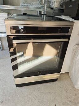 Indukční sporák ELECTROLUX nerez