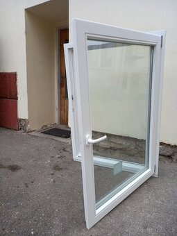 Nové dřevěné okno