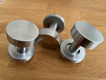 Rozetové dveřní kování KOULE STAR NEREZ otočná