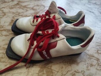 Boty na běžky vel.36