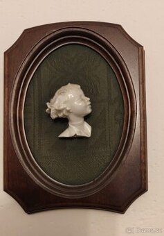 Plastika děvčátka