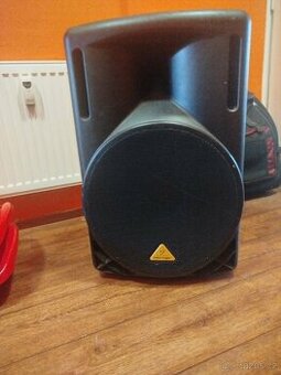 Behringer Eurolive B215D – aktivní reprobedna