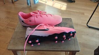 Kopačky Nike 38.5 nové