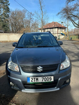 Suzuki SX4 šedé