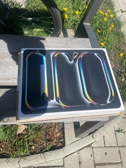 Apple iPad Pro 13" (2024) 256 GB Wi-Fi vesmírně černý
