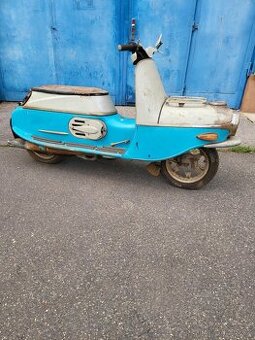 ČZ 175 De Luxe.