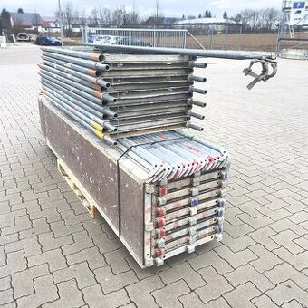 Ocelové lešení 101 m² Použitá robustní podlaha Fasáda - 1