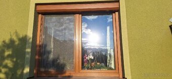 Plastové okno 170x145, roleta, síť