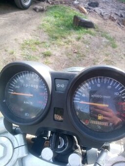Yuki 125 - 1