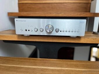 Zesilovač Cambridge Audio azur 550A-S