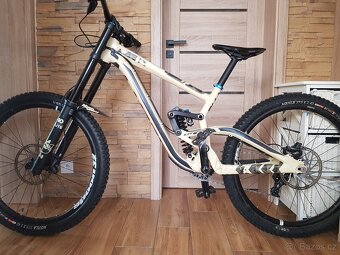 Sjezdové kolo Scott gambler 720