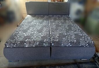 Manželská postel s matrací