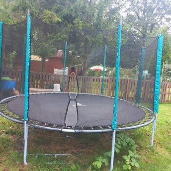 Trampolína