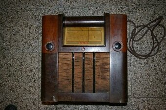 Staré rádio Rel Meteor - 1