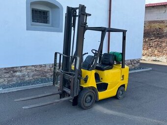Vysokozdvižný vozík na plyn Caterpillar