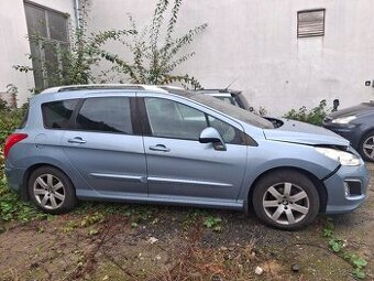 Peugeot 308 SW havarovaný
