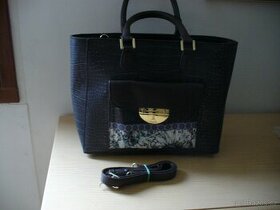 Dámská kabelka.