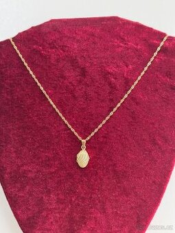 Zlatý řetízek s medailonkem 7,44g 585/1000