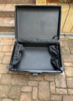 Prodám cestovní kufr