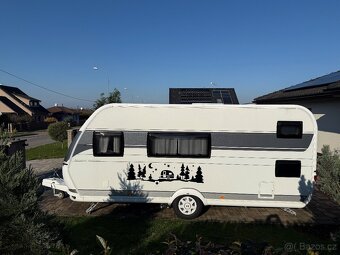 Karavan Hobby 490 Kmf, Deluxe edition