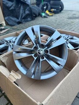 ORIGINÁL Alu Škoda MYTIKAS R18, 5x112 - TOP STAV