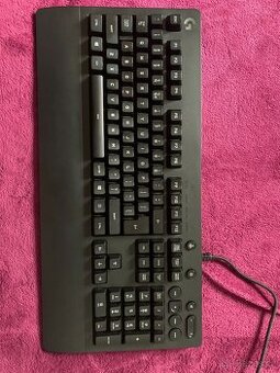 Logitech G213